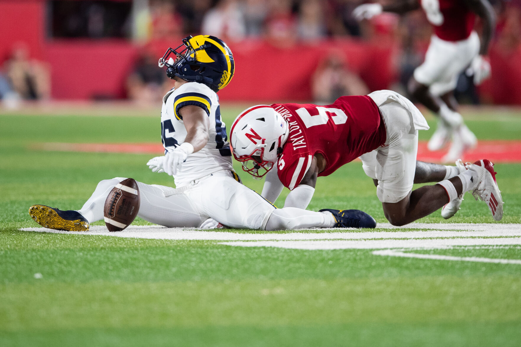 101021-owh-spo-nebmichigan-ar43.JPG